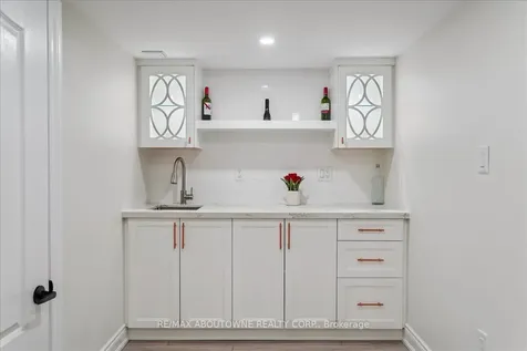 248 Albright Road Brampton ON L6X 5E7