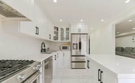 81 Drake Boulevard Brampton ON L6T 3L2