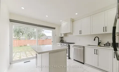 81 Drake Boulevard Brampton ON L6T 3L2