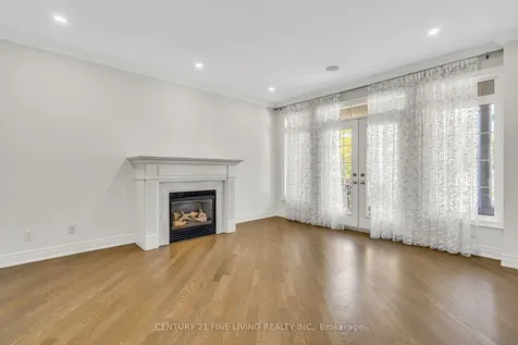 5 Classic Drive Brampton ON L6Y 5G9