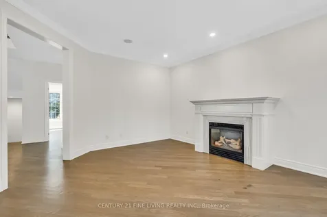 5 Classic Drive Brampton ON L6Y 5G9