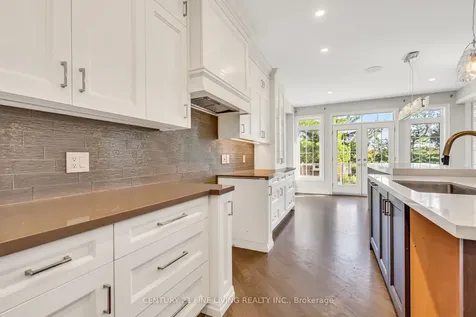 5 Classic Drive Brampton ON L6Y 5G9