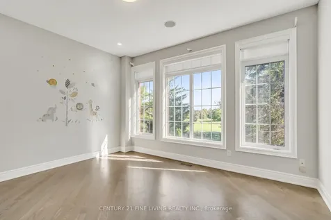 5 Classic Drive Brampton ON L6Y 5G9