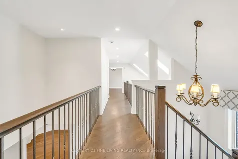 5 Classic Drive Brampton ON L6Y 5G9