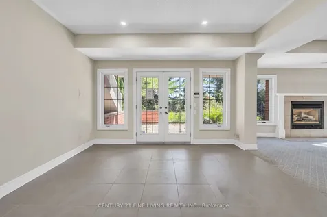 5 Classic Drive Brampton ON L6Y 5G9