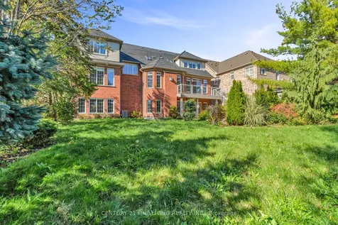 5 Classic Drive Brampton ON L6Y 5G9