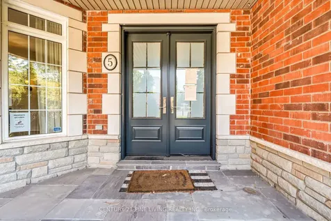 5 Classic Drive Brampton ON L6Y 5G9