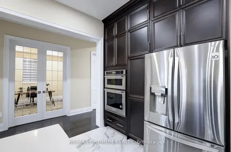 5 Walkercleave Drive Brampton ON L6X 5R4