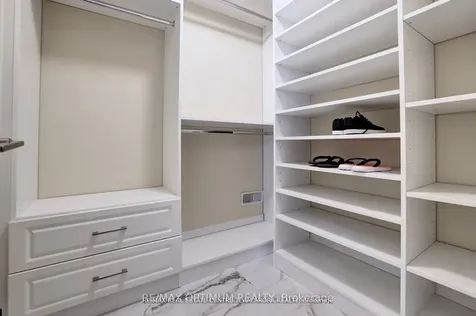 5 Walkercleave Drive Brampton ON L6X 5R4