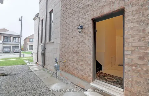 5 Walkercleave Drive Brampton ON L6X 5R4