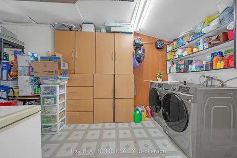 2901 Jane Street Toronto ON M3N 2J8
