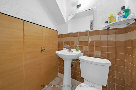 2901 Jane Street Toronto ON M3N 2J8
