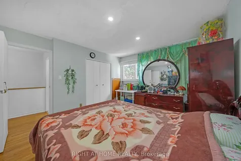 2901 Jane Street Toronto ON M3N 2J8