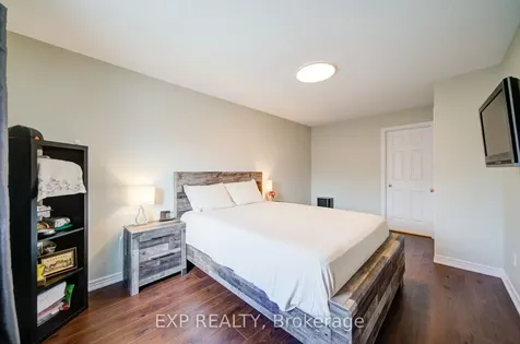 2280 Baronwood Drive Oakville ON L6M 4Z5