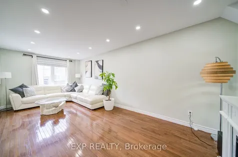 2280 Baronwood Drive Oakville ON L6M 4Z5