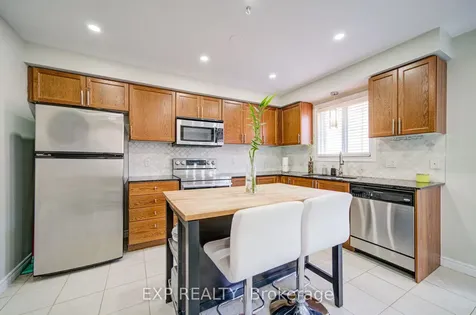 2280 Baronwood Drive Oakville ON L6M 4Z5