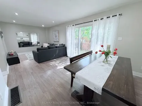 2755 Windwood Drive Mississauga ON L5N 2C8