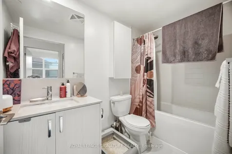 1787 St Clair Avenue W Toronto ON M6N 0B7