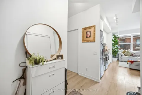 1787 St Clair Avenue W Toronto ON M6N 0B7