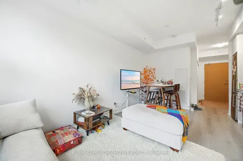 1787 St Clair Avenue W Toronto ON M6N 0B7