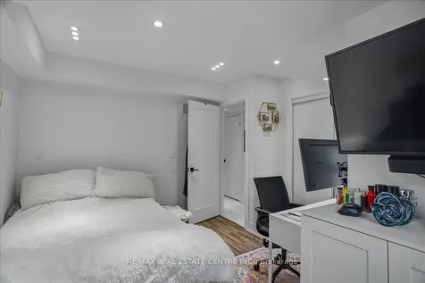 132 Widdicombe Hill Boulevard Toronto ON M9R 0A9