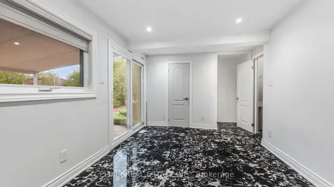 43 Bromley Crescent Brampton ON L6T 1Z2