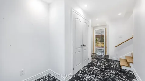 43 Bromley Crescent Brampton ON L6T 1Z2