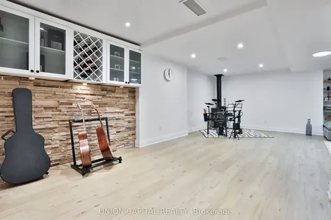 168 Kingsbridge Garden Circle Mississauga ON L5R 1T5