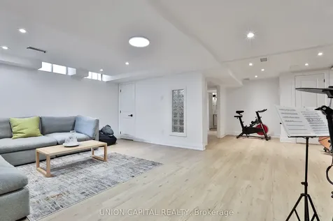 168 Kingsbridge Garden Circle Mississauga ON L5R 1T5