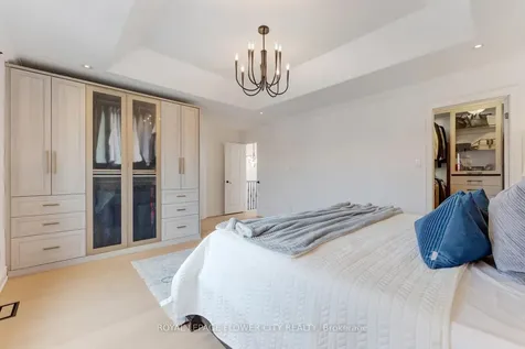19 Connorvale Avenue Toronto ON M8W 3Z9