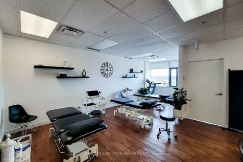 3075 Hospital Gate Oakville ON L6M 1M1