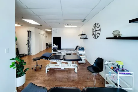 3075 Hospital Gate Oakville ON L6M 1M1