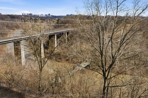 20 Brin Drive Toronto ON M8X 0B2