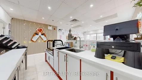 83 Kennedy Road S Brampton ON L6W 3E1