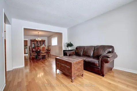 4556 Wainscot Drive Mississauga ON L5V 1C7