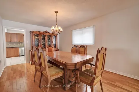 4556 Wainscot Drive Mississauga ON L5V 1C7