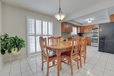 4556 Wainscot Drive Mississauga ON L5V 1C7