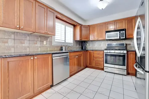 4556 Wainscot Drive Mississauga ON L5V 1C7