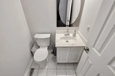 4556 Wainscot Drive Mississauga ON L5V 1C7