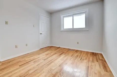 4556 Wainscot Drive Mississauga ON L5V 1C7