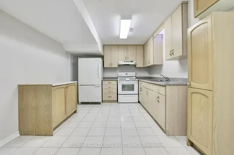 4556 Wainscot Drive Mississauga ON L5V 1C7