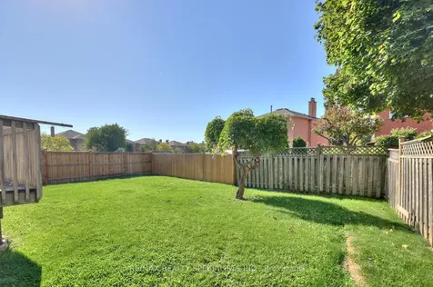 4556 Wainscot Drive Mississauga ON L5V 1C7