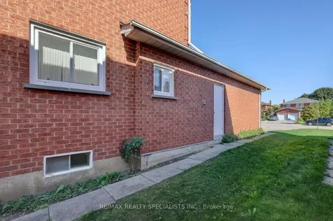 4556 Wainscot Drive Mississauga ON L5V 1C7