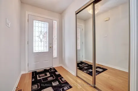 4556 Wainscot Drive Mississauga ON L5V 1C7