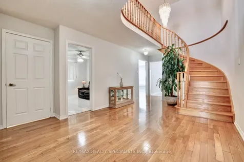 4556 Wainscot Drive Mississauga ON L5V 1C7
