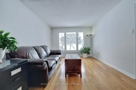 4556 Wainscot Drive Mississauga ON L5V 1C7
