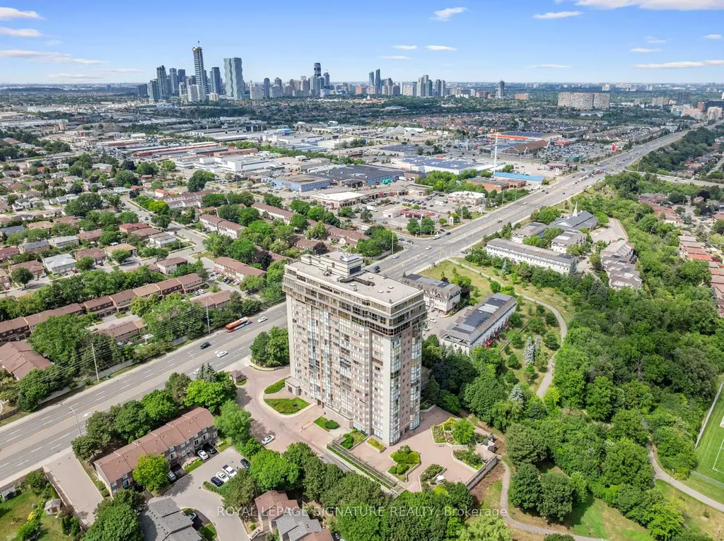 880 Dundas Street W Mississauga ON L5C 4H3