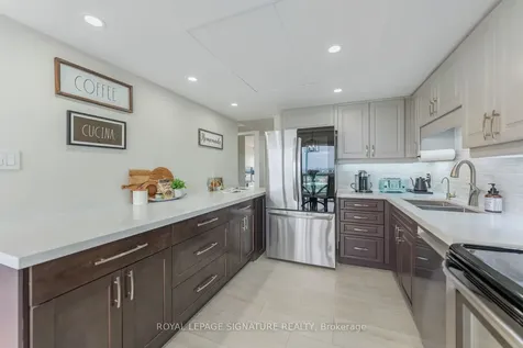 880 Dundas Street W Mississauga ON L5C 4H3