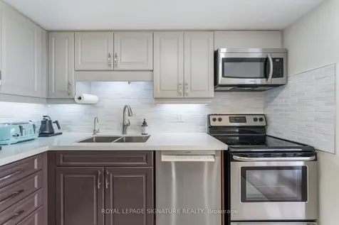 880 Dundas Street W Mississauga ON L5C 4H3