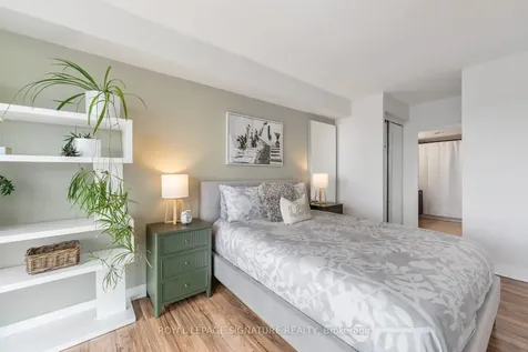 880 Dundas Street W Mississauga ON L5C 4H3